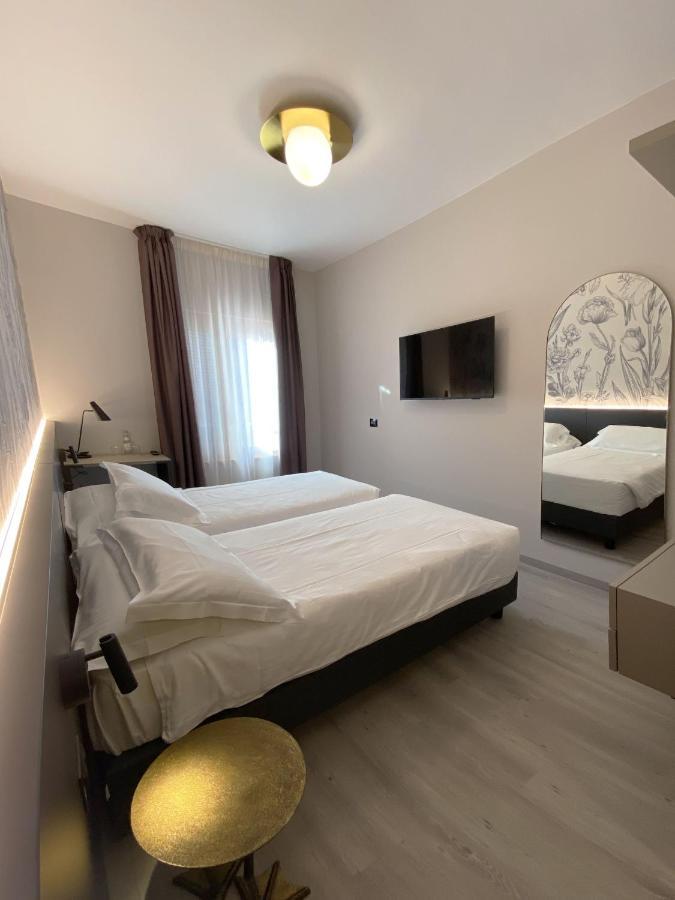 Hotel Astoria Garda  Kültér fotó